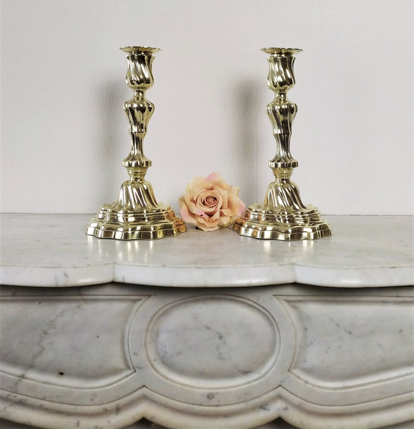 Paire De Bougeoirs  De Style Rocaille 18ème
