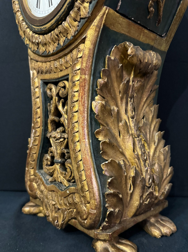 Carved and gilded wood cartel clock, Italy 18th century H 60