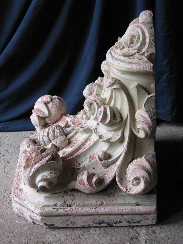 Paire de consoles d'appliques murales en terre cuite époque 19ème de style Louis XV