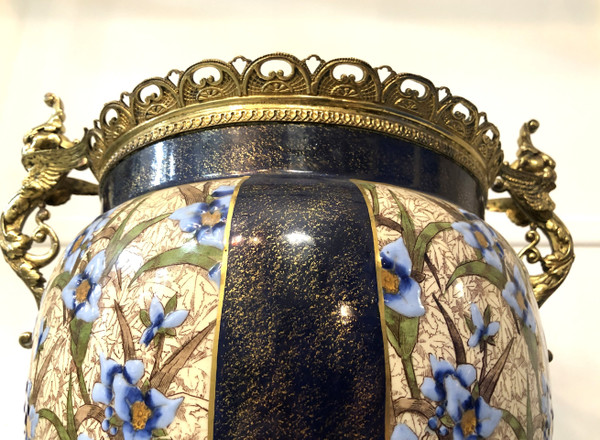 KG LUNEVILLE ancien et grand cache pot en faïence émaillé monté sur bronze