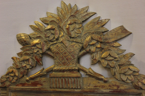 Spiegel im Louis XVI-Stil, Holz geschnitzt und Lebenspatina, 45 X 81 cm