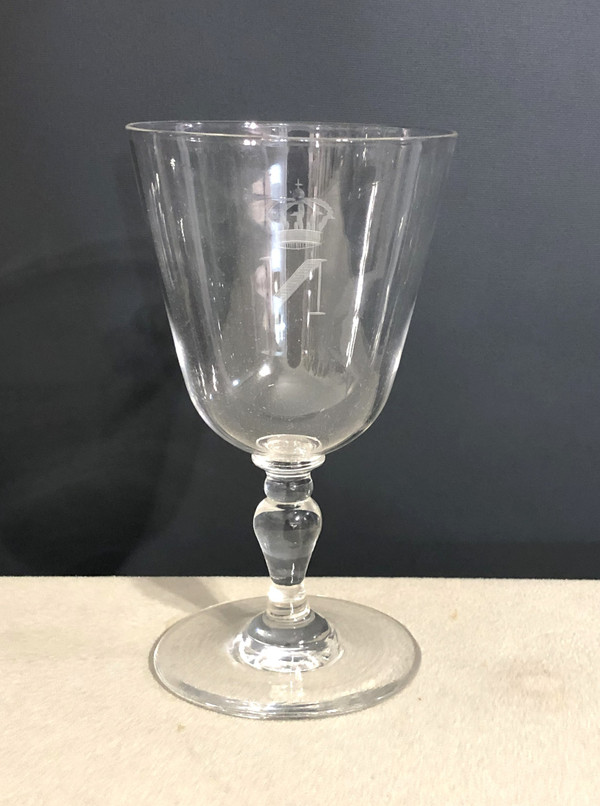 Antico bicchiere con stelo in cristallo del servizio imperiale di NAPOLEONE III monogrammato con la N coronata