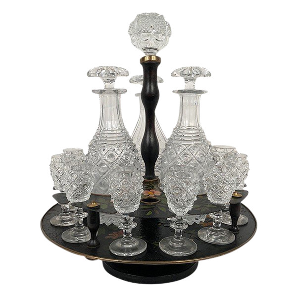 Cabaret à liqueur in 19th century painted sheet metal, carafes and glasses attributed to the Le Creusot crystal works