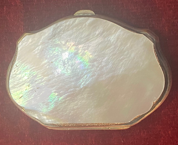 Mother-of-pearl coin purse with floral motifs and escutcheon - Napoleon III period