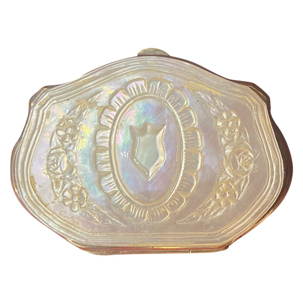 Mother-of-pearl coin purse with floral motifs and escutcheon - Napoleon III period