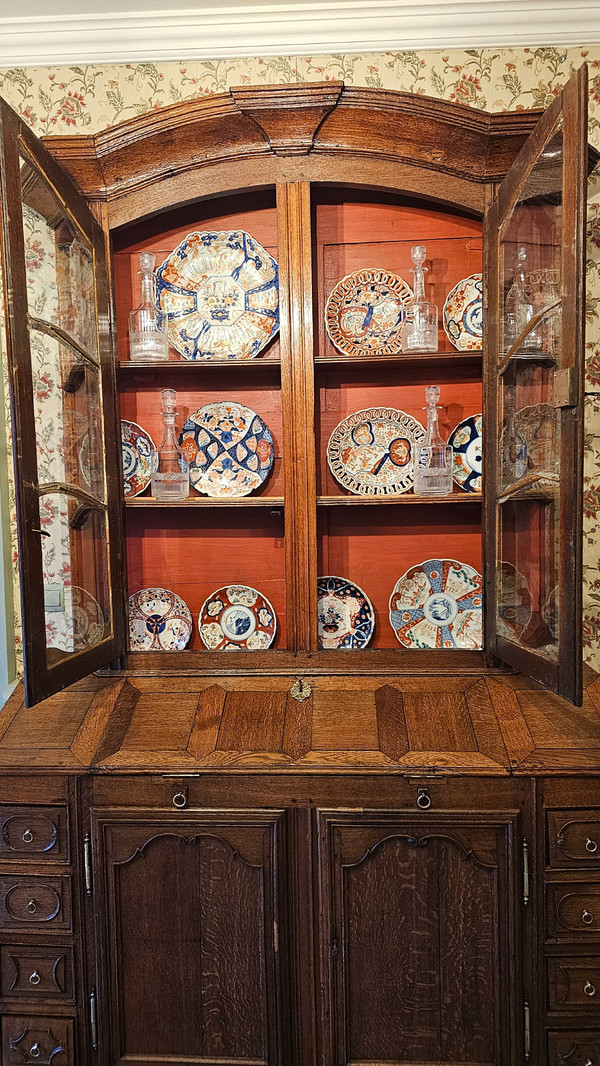 Grand Buffet Scriban Vitré, Travail Des Flandres Du XVIIIème Siècle.