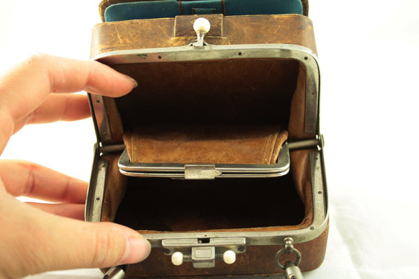 Petit sac en cuir gaufré époque Victorienne, Angleterre, fin 19ème siècle