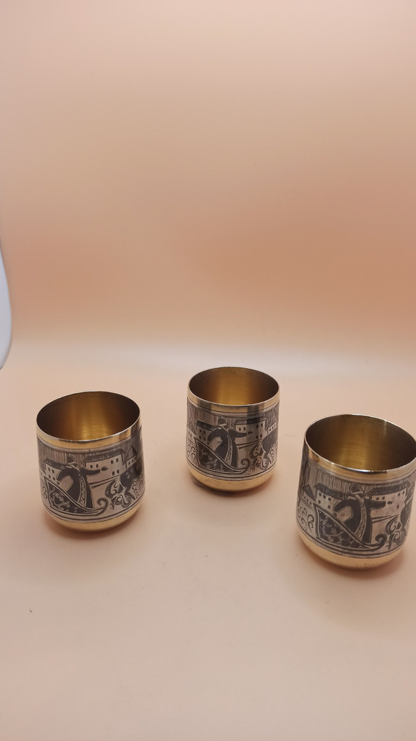 3 piccoli calici russi in argento e vermeil