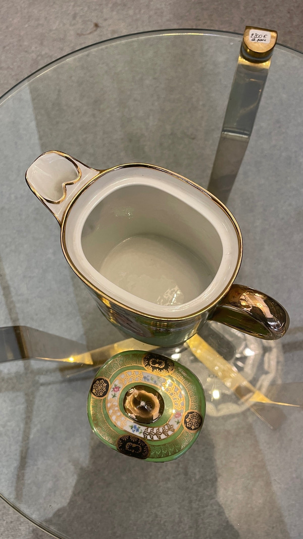 Service à café en porcelaine. Capodimonte, Naples, XIXe siècle 