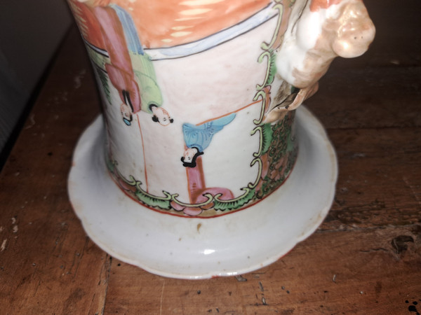 Coppia di vasi in porcellana cinese del Canton del XIX secolo alti 47 cm