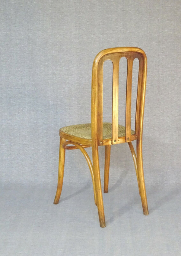 Thonet N°391 XV chair from 1925, walnut-finish wickerwork
