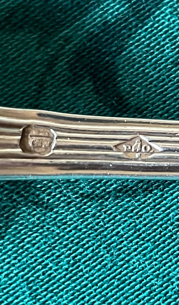 12 dessert spoons.