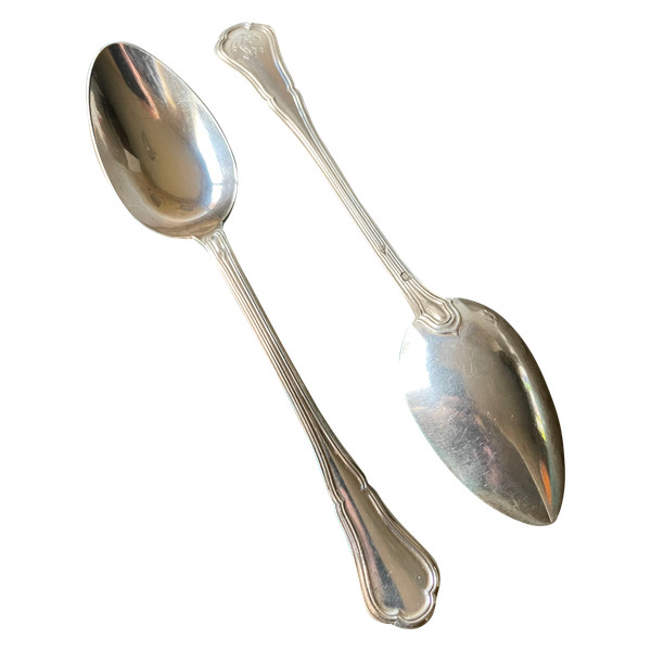 12 dessert spoons.