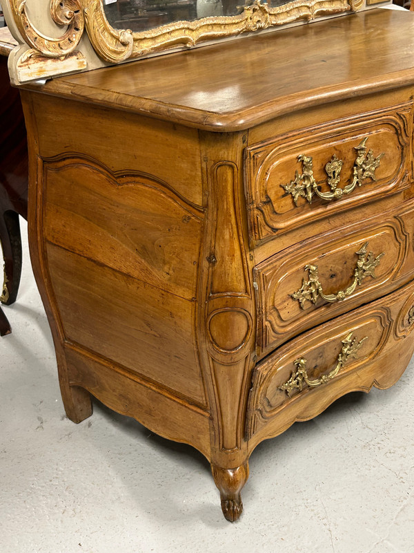 Commode Tombeau Louis XV En Noyer D’époque XVIIIème siècle 