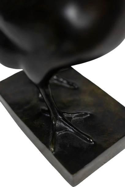 François Pompon. "Poule", bronzo, stampato nel 2006.