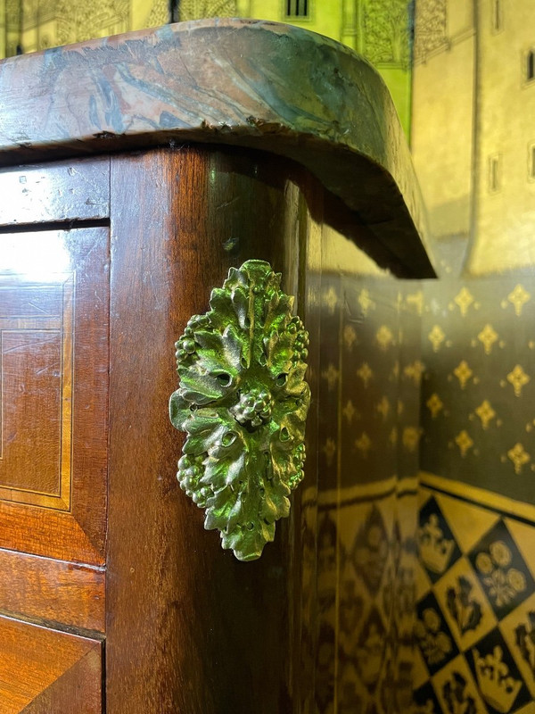 Commode De Style Louis XVI En Marqueterie