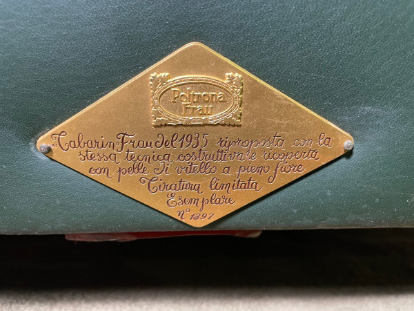 Paire De fauteuils Club cuir vert Numérotée Poltrona Frau 1970