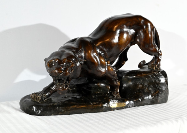 Scultura in terracotta "Tigre in caccia", firmata T.Cartier - Inizio del XX secolo