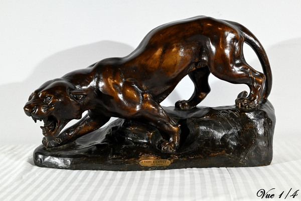 Scultura in terracotta "Tigre in caccia", firmata T.Cartier - Inizio del XX secolo