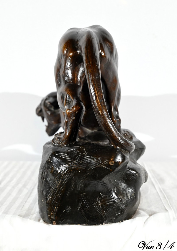 Scultura in terracotta "Tigre in caccia", firmata T.Cartier - Inizio del XX secolo