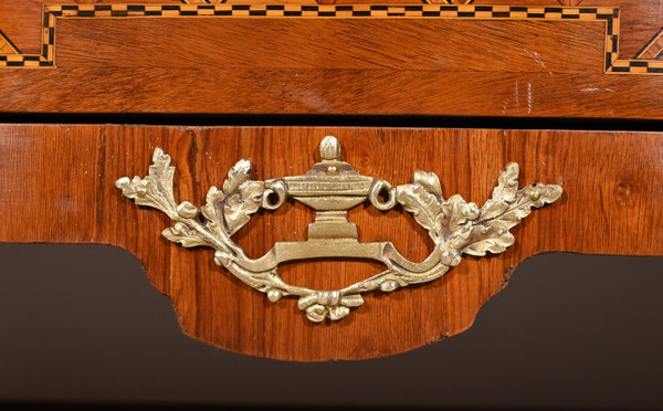 Commode en Bois de Rose et Acajou, Transition Louis XV/Louis XVI – Fin XIXe