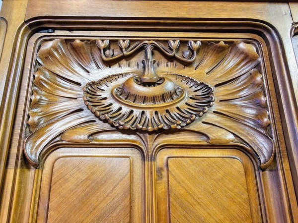Louis-Majorelle-Jugendstilbibliothek „Passiflores“