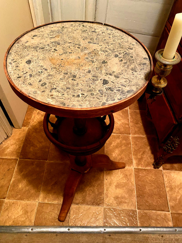 Empire period tripod pedestal table in blond walnut with candlestick early 19th century