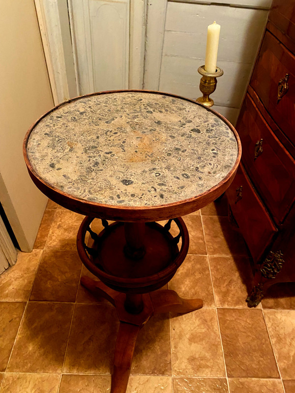 Empire period tripod pedestal table in blond walnut with candlestick early 19th century