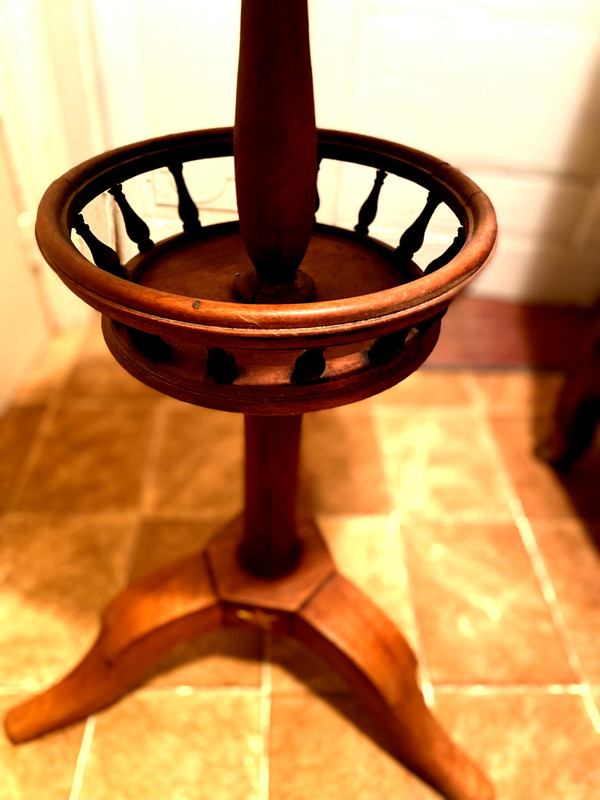 Empire period tripod pedestal table in blond walnut with candlestick early 19th century