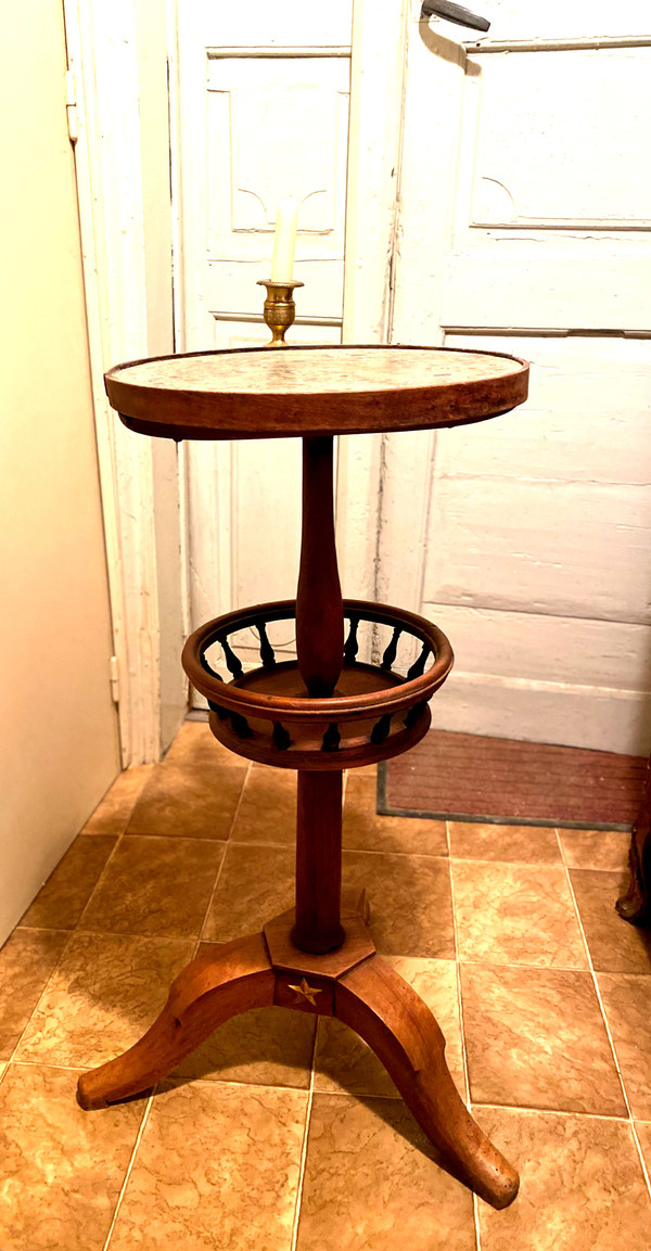 Empire period tripod pedestal table in blond walnut with candlestick early 19th century