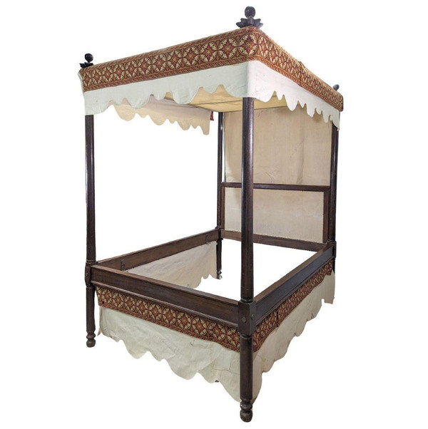 Himmelbett im Renaissance-Stil, 19. Jahrhundert