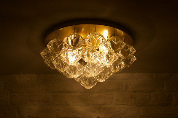 Lustre plafonnier “Pagode”, Kalmar.