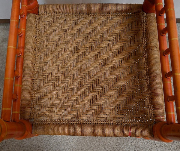 Poltrona in legno dipinto e corda intrecciata, India - Prima metà del XX secolo
