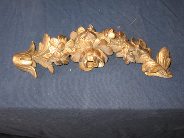 Set of 7 elements in gilded wood and carved with floral decoration, 19th century