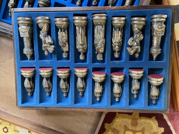 Schachbrett – Schachspiel aus silbernem und goldenem Zinn