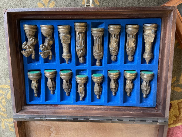Schachbrett – Schachspiel aus silbernem und goldenem Zinn