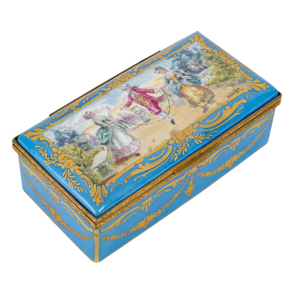 A late 19th century porcelain jewelry box