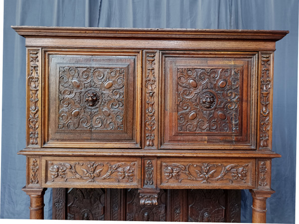 Renaissance-Sideboard aus geschnitzter Eiche