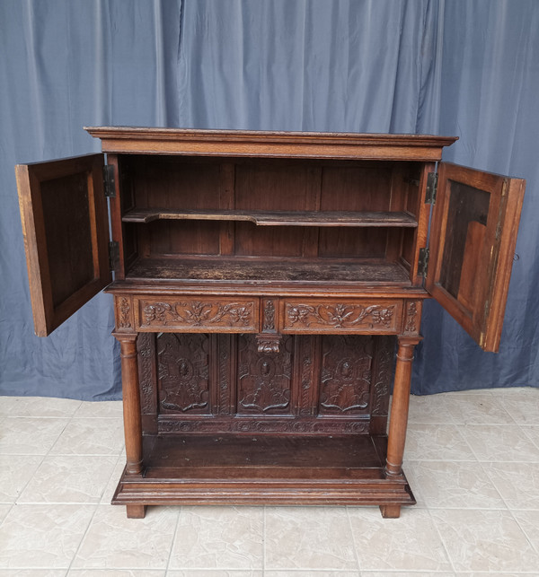 Renaissance-Sideboard aus geschnitzter Eiche