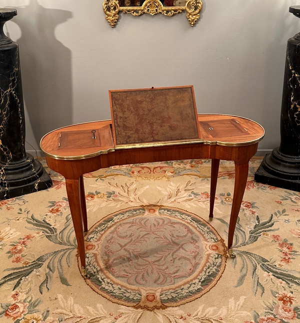 Pierre Migeon, Table Liseuse En Acajou d'Epoque Louis XV Vers 1750