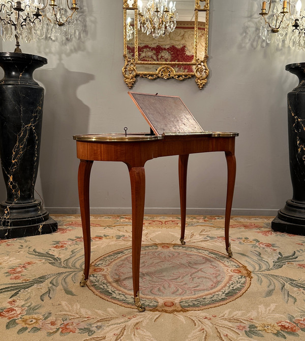 Pierre Migeon, Table Liseuse En Acajou d'Epoque Louis XV Vers 1750