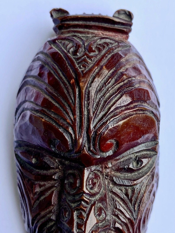 Nuova Zelanda, Popolo Maori, anni '30/'50, Maschera in legno in miniatura "koruru Parata".