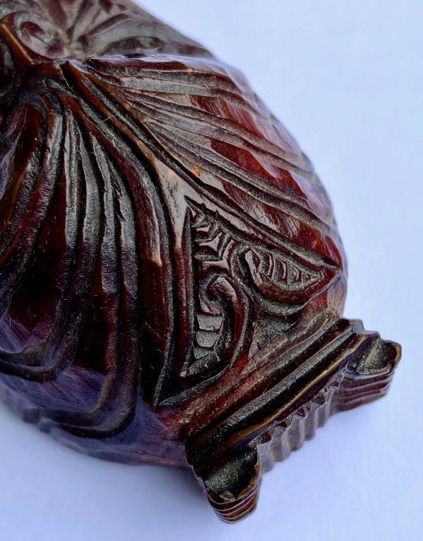 Nuova Zelanda, Popolo Maori, anni '30/'50, Maschera in legno in miniatura "koruru Parata".