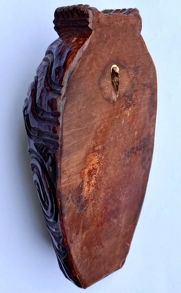 Nuova Zelanda, Popolo Maori, anni '30/'50, Maschera in legno in miniatura "koruru Parata".