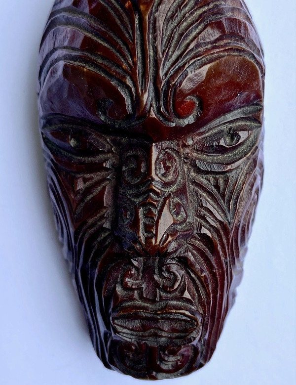 Nuova Zelanda, Popolo Maori, anni '30/'50, Maschera in legno in miniatura "koruru Parata".