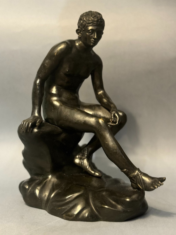 Scultura in bronzo ''Hermes seduto'' o ''Mercurio a riposo'' del Grand Tour