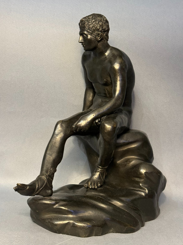 Scultura in bronzo ''Hermes seduto'' o ''Mercurio a riposo'' del Grand Tour