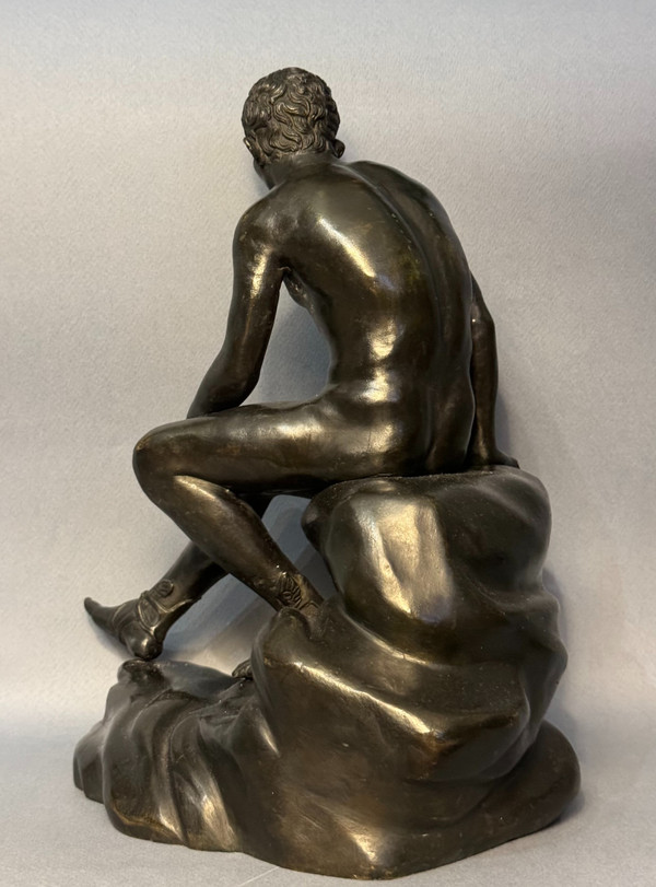 Scultura in bronzo ''Hermes seduto'' o ''Mercurio a riposo'' del Grand Tour