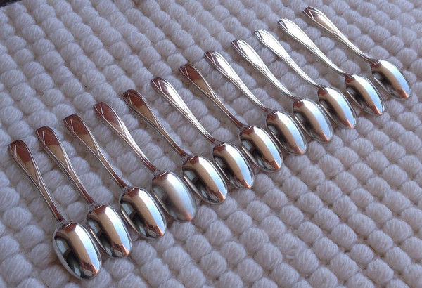12 cucchiaini/moka in metallo argentato argentiere S.F.A.M