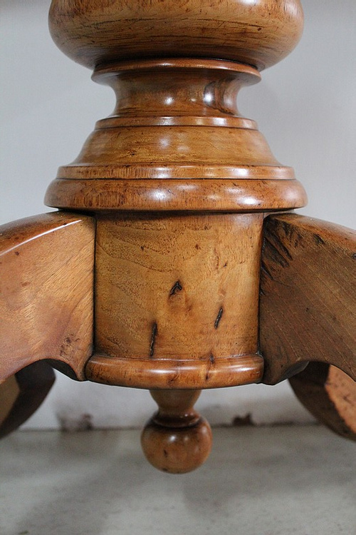 Inlaid Gueridon Table, in Walnut and Light Wood - 2nd part of the 19th century